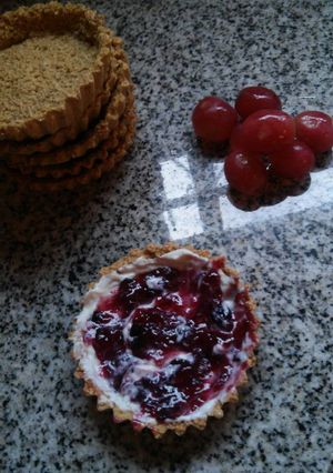 Una foto de Mini tartas de avena 🍓🍒