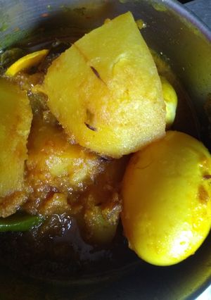 ডিম আলু কষা (dim aloo kosha recipe in Bengali) রেসিপির প্রধান ছবি