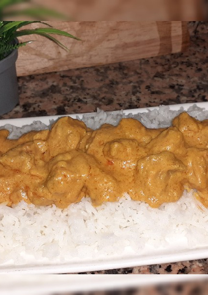 Una foto de Pollo con arroz basmati estilo Indio