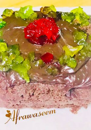 A picture of Dark chocolate cake in microwave.