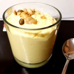 A picture of My Mango flavoured Greek Yogurt. 😚.