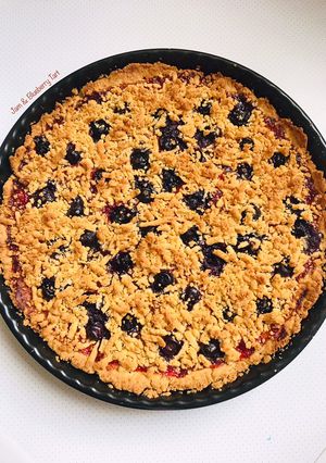 A picture of Budget Blueberry Crumble Tart.