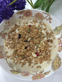Foto resep Banana Manggo Soy Smoothies+ granola