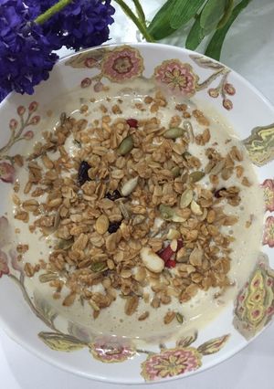 Foto resep Banana Manggo Soy Smoothies+ granola