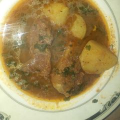 A picture of Yakhny wala aloo gosht.