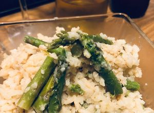 Una foto de Risotto con espárragos