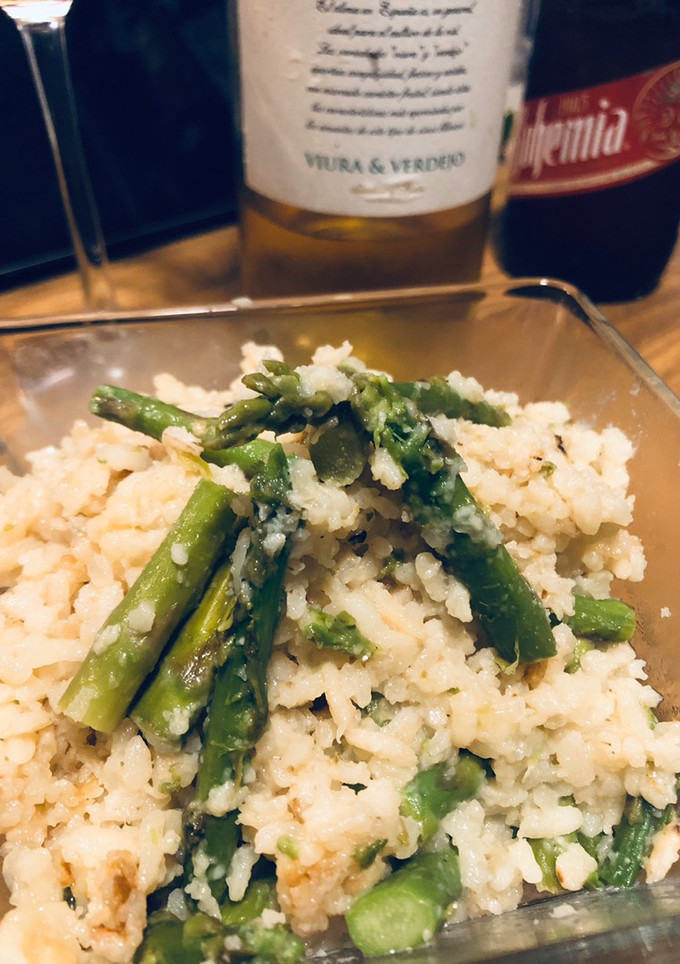 Una foto de Risotto con espárragos