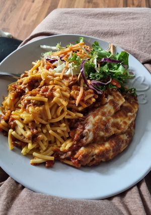 A picture of Macaroni bolegnese.