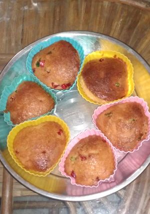 A picture of Vanilla tutti frutti muffin.