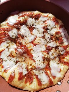 Serpenyős pizza🍕🍕🍕 recept fotója