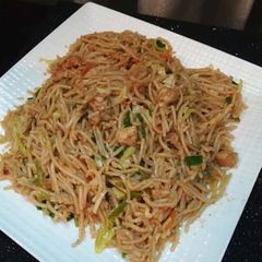 A picture of Spicy vegetable chicken chowmin.