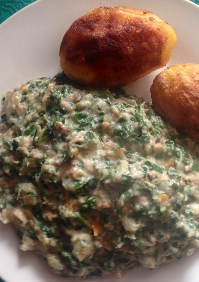 Una foto de Guiso de acelga con papas doradas