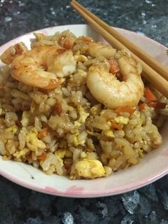 Una foto de Arroz frito japonés (yakimeshi)