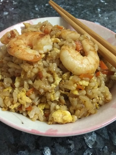 Una foto de Arroz frito japonés (yakimeshi)