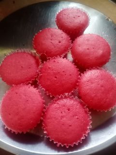 रेड वेलवेट कपकेक (red velvet cupcake recipe in Hindi) रेसिपी मुख्य फोटो
