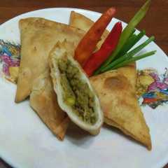 รูปของ Camilan Sehat dan Nikmat : Sambosa Isi Daging / Ayam