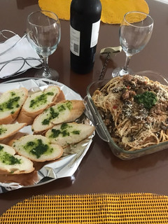 Una foto de Spaghetti con carne molida y champiñones al ajillo