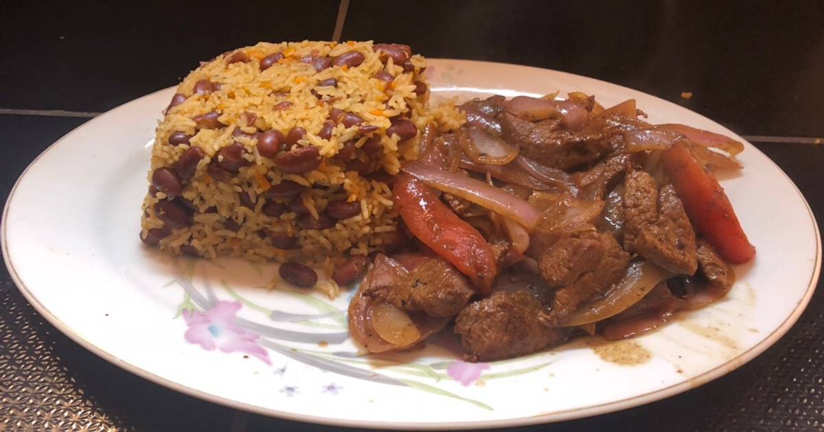 Tacu tacu de frejoles rojos y lomo saltado Receta de Ricardo del Aguila