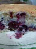 Clafoutis de cerezas y arándanos