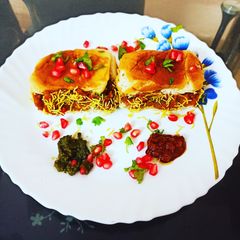 A picture of Dabeli.