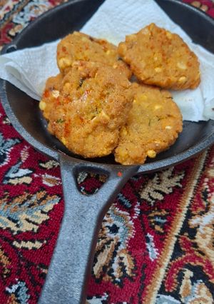 A picture of Parippu vada (Snacks).