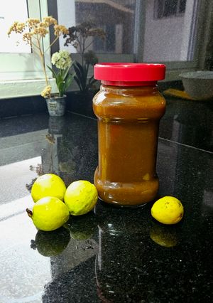 Una foto de Mermelada de Guayaba Casera (con azúcar mascabado)