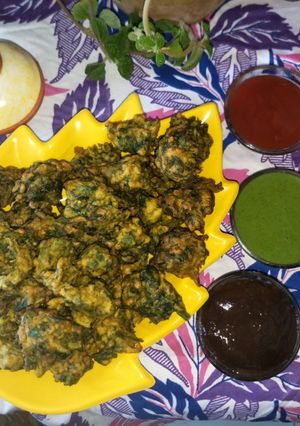 पालक भजी रेसिपी चे मुख्य फोटो 