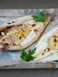 Una foto de Lubina al horno al limón