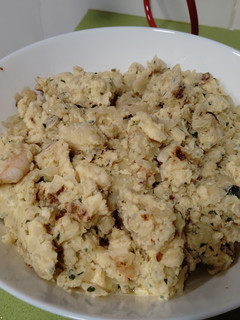 Una foto de Revuelto de bacalao, langostinos y patatas Thermomix y airfryer