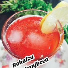 A picture of Rooh Afza shikanjabeen.