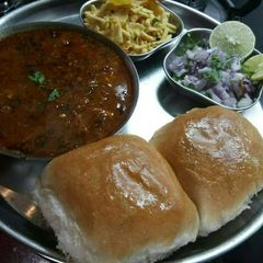 Misal pav A picture of Misal pav.