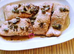 Foto de Salmão com Molho de Alcaparras