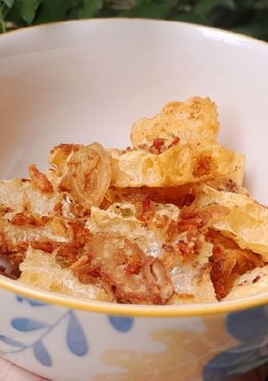 Hình của món Bóng bì chiên giòn lắc hành phi.