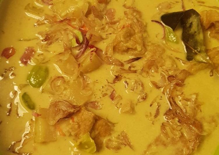 Langkah Mudah untuk Menyiapkan Santan kentang &amp; tahu pedas, Enak