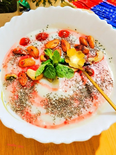 स्वीट पोटैटो स्मूदी बाउल (Sweet potato smoothie bowl recipe in Hindi) रेसिपी मुख्य फोटो