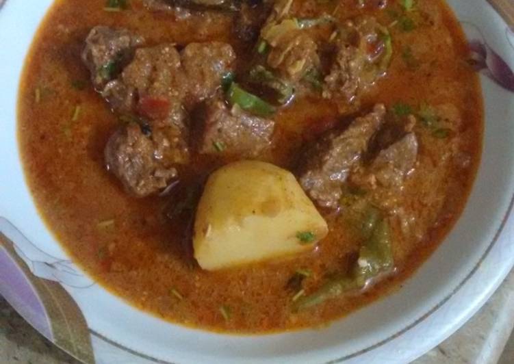 Step-by-Step Guide to Prepare Easy fast aloo gosht and potatoes