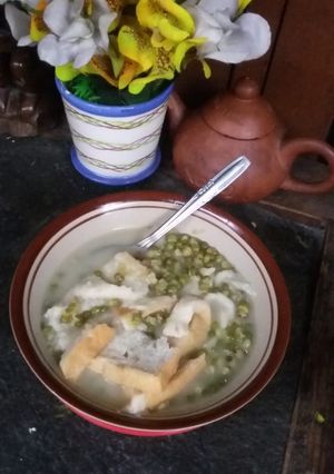 Foto resep Bubur kacang hijau tanpa santan toping roti