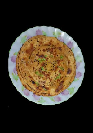 A picture of Jowar Kulcha.
