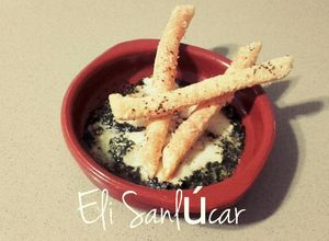Foto principal de Palitos de hojaldre y queso. Aprovecha recortes de hojaldre