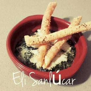 Palitos de hojaldre y queso. Aprovecha recortes de hojaldre