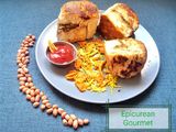 क्रंची पीनट बटर पाव (crunchy peanut butter pav recipe in marathi)