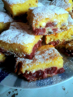 Meggyes - túrós villámsüti recept fotója