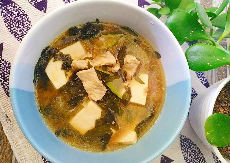 Langkah Mudah untuk Menyiapkan Miyeokguk tofu and zucchini, Enak Banget