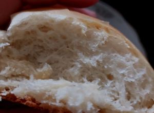 Foto de Pão fofinho de água da vó Mariana, sem ovos nem leite - receita maravilhosa com 6 ingredientes