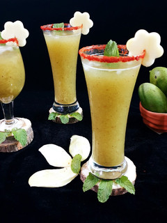 આમ પન્ના (Aam Panna Recipe In Gujarati) રેસીપી મુખ્ય ફોટો