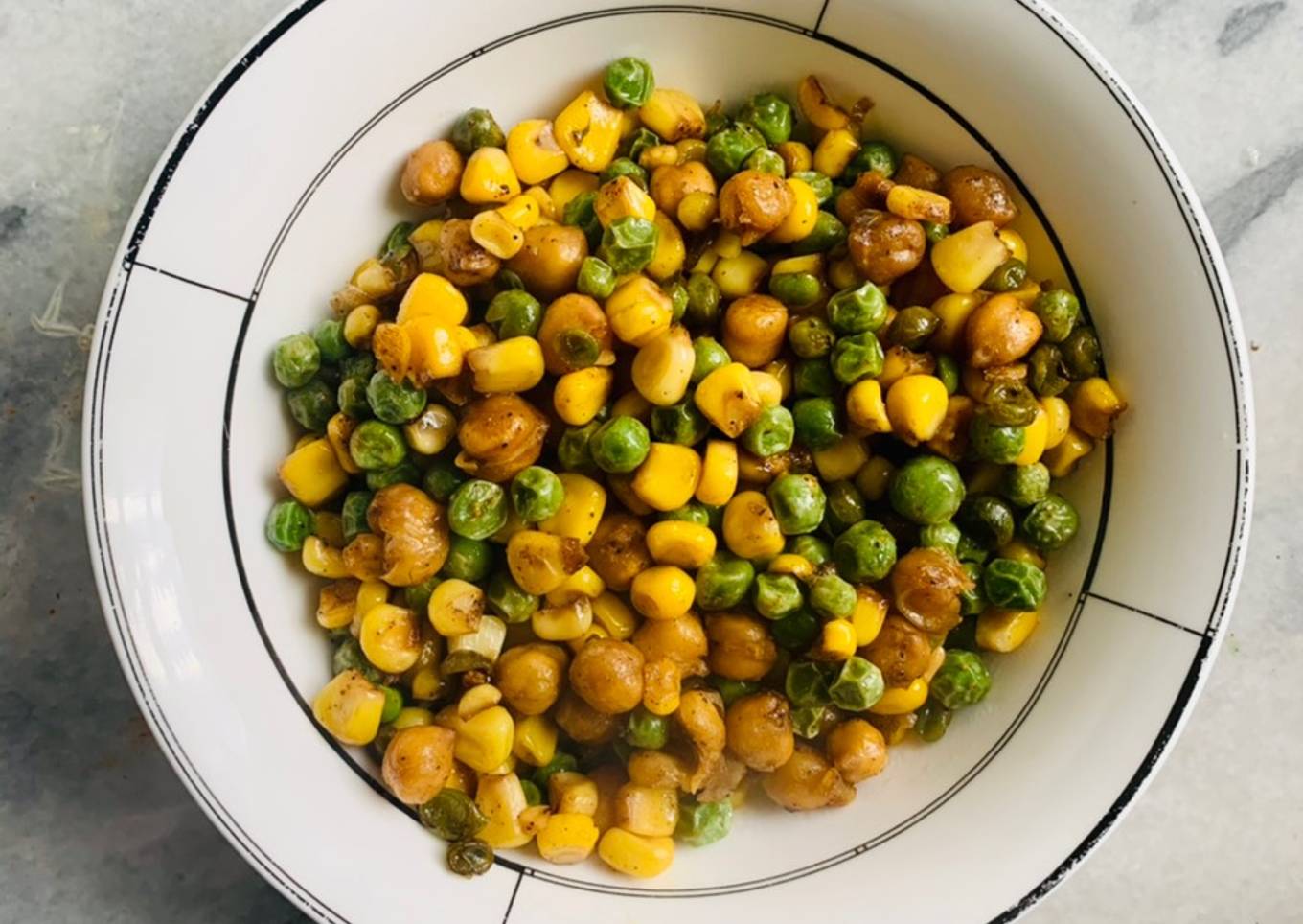 Healthy corn pea salad