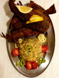 Pisztráng hagymás burgonyával recept fotója