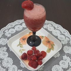 A picture of Strawberry Juice🤞🤞😍(Iftar Special).