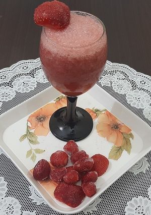 A picture of Strawberry Juice🤞🤞😍(Iftar Special).