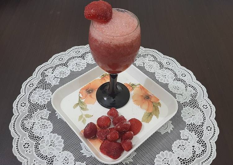 Recipe of Favorite Strawberry Juice🤞🤞😍(Iftar Special)